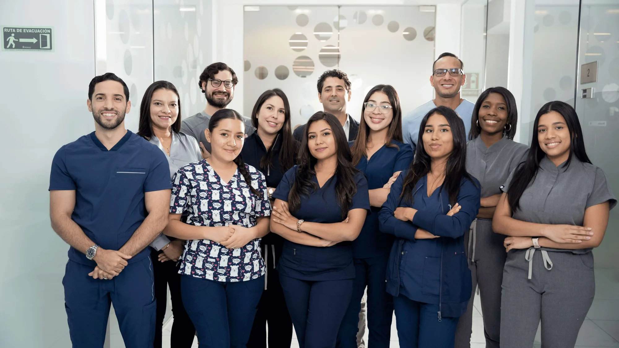 The Regeneration Clinic of Panama medical and laboratory team