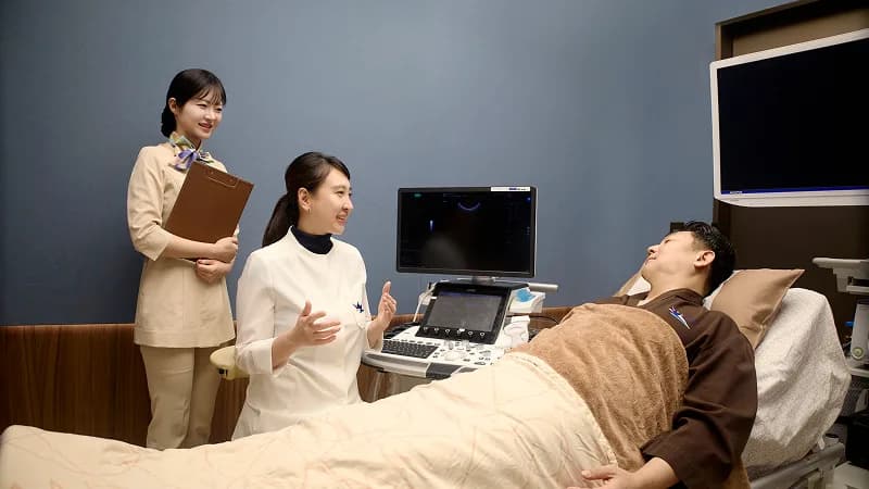 Private consultation and screening room at Chaum in Seoul